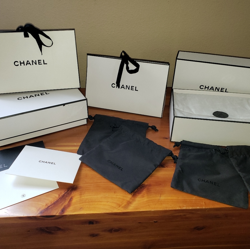 Chanel boxes - Picture 3 of 4